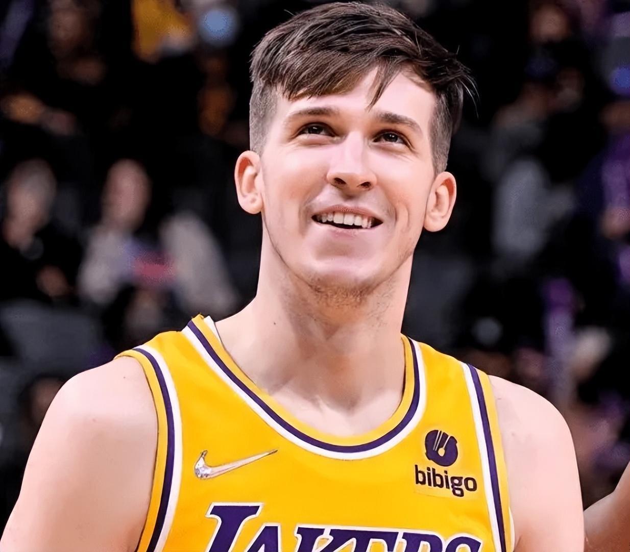 KAIYUN SPORTS-绝杀掘金！雷迪克爆赞2功臣，詹姆斯展望六连客，东契奇归结团队